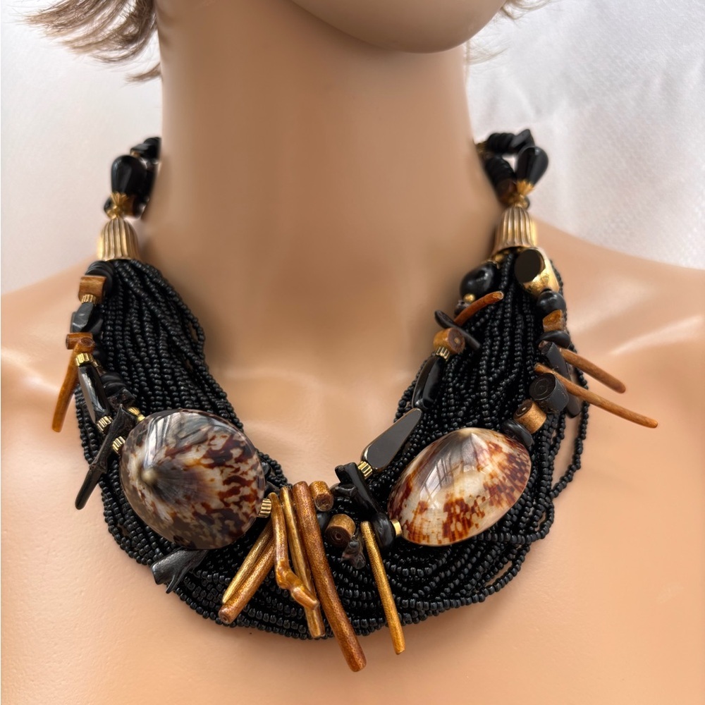 Stunning MONIES Style Statement Beaded Shell Necklace - Picture 1 of 13